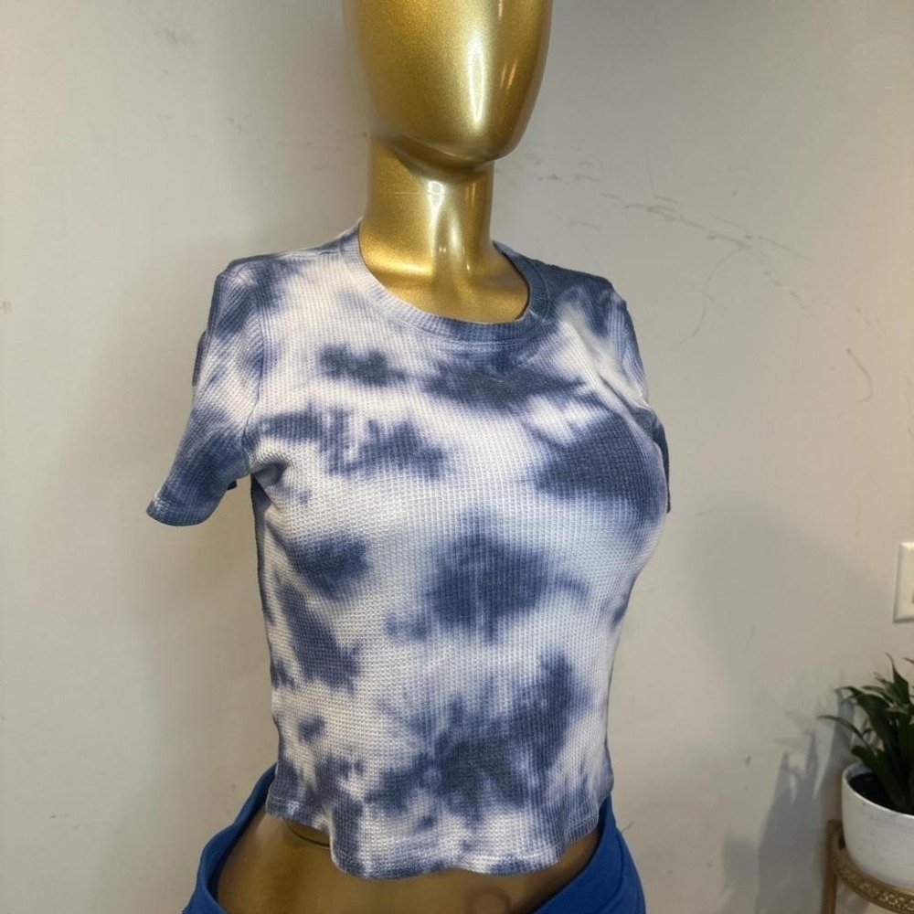 Hollister y2k blue tie dye cropped tee #tie-dye #summer #skater #grunge #y2k